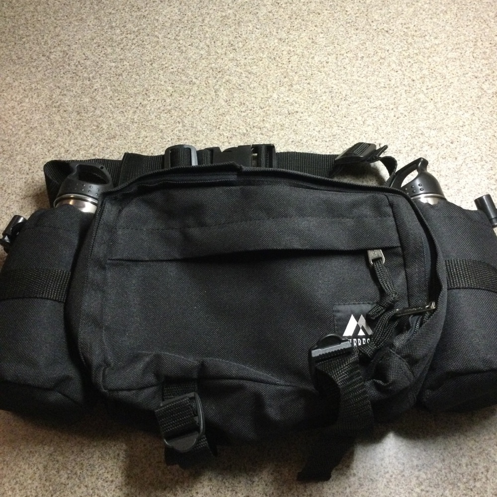 Everest Black Men's Hiking Waist Pack